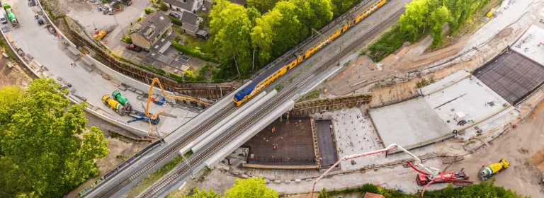 Bovenaanzicht spoorviaduct bij Maarsbergen, Nederland